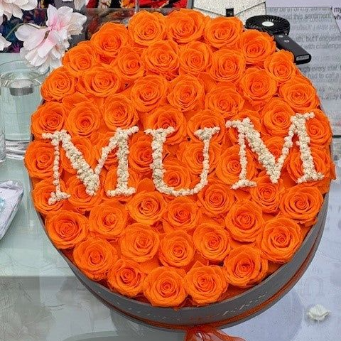 100 Flat Custom Bouquet With The Letters MOM