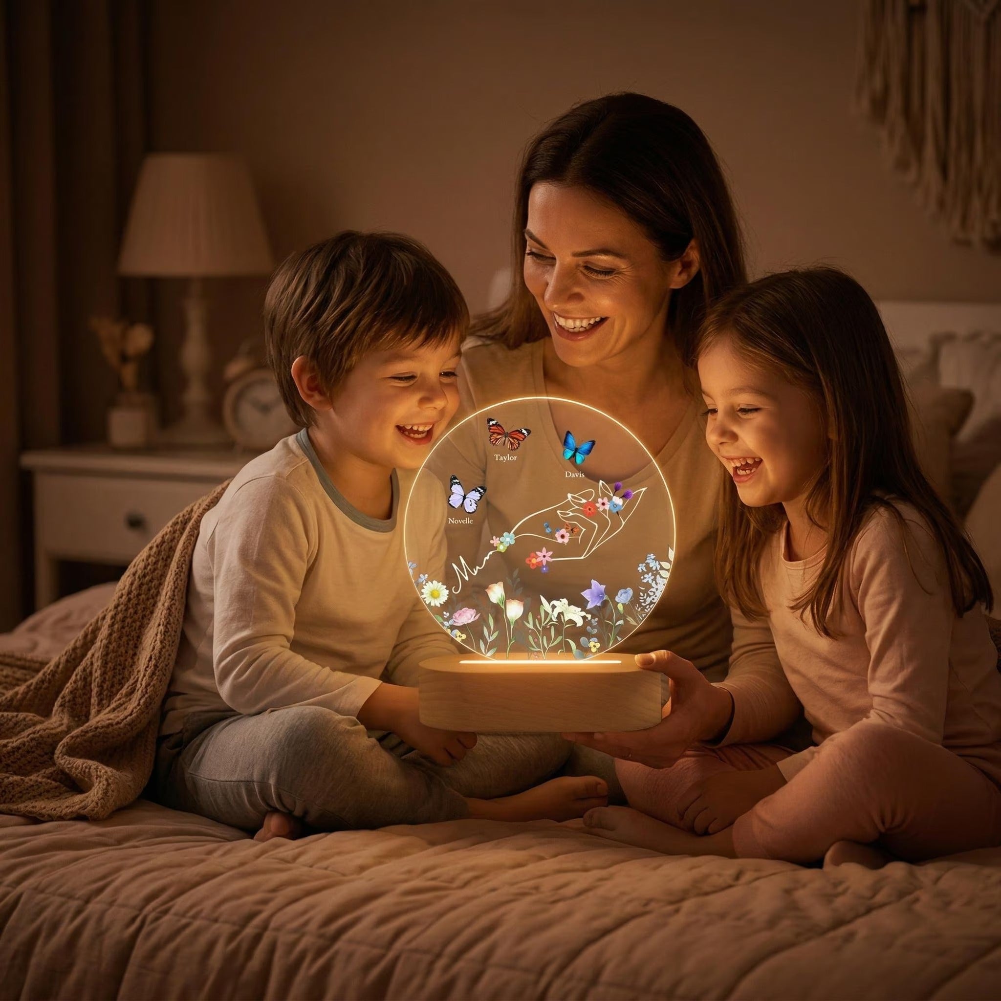 Custom Mom's Hand LED With Butterfly Name Lamp, Personalized Floral Holding Light, Mother's Day Gift