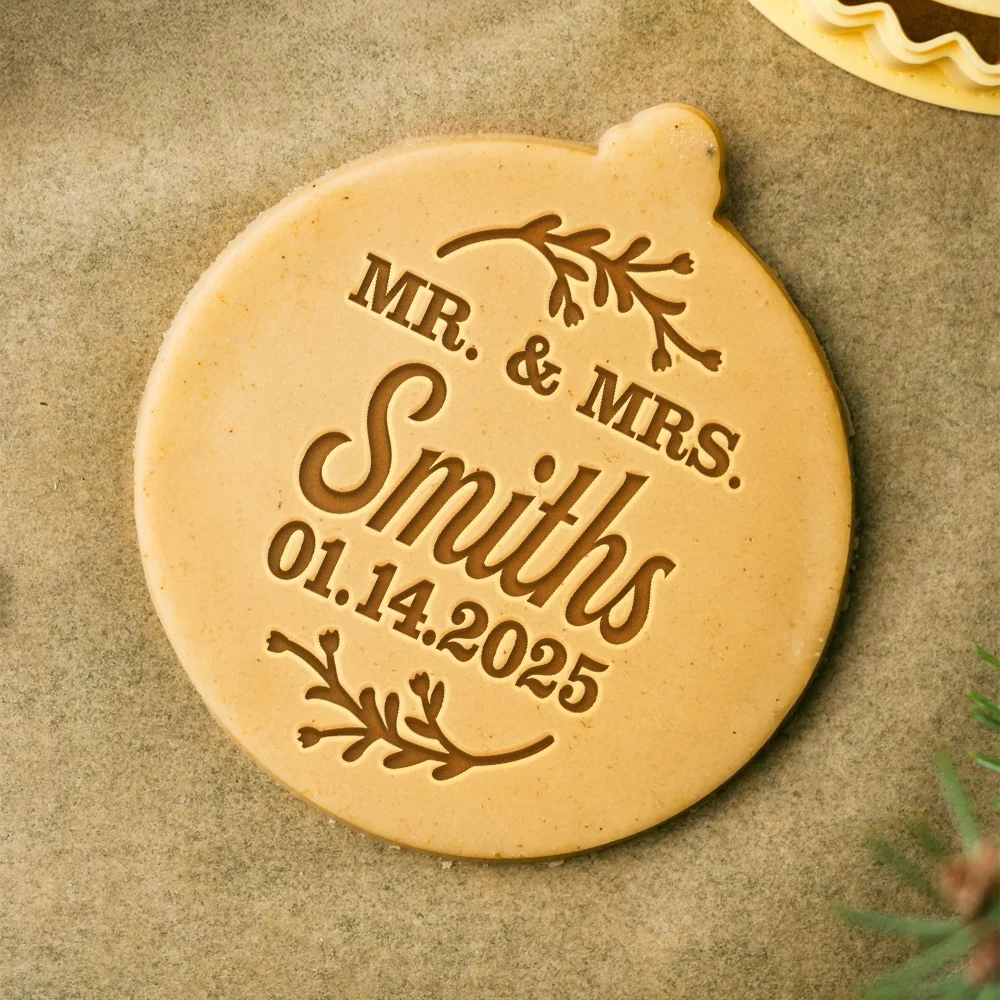 Couple Cookie Stamp with Family Name — Personalized Wedding & Anniversary Keepsake Gift