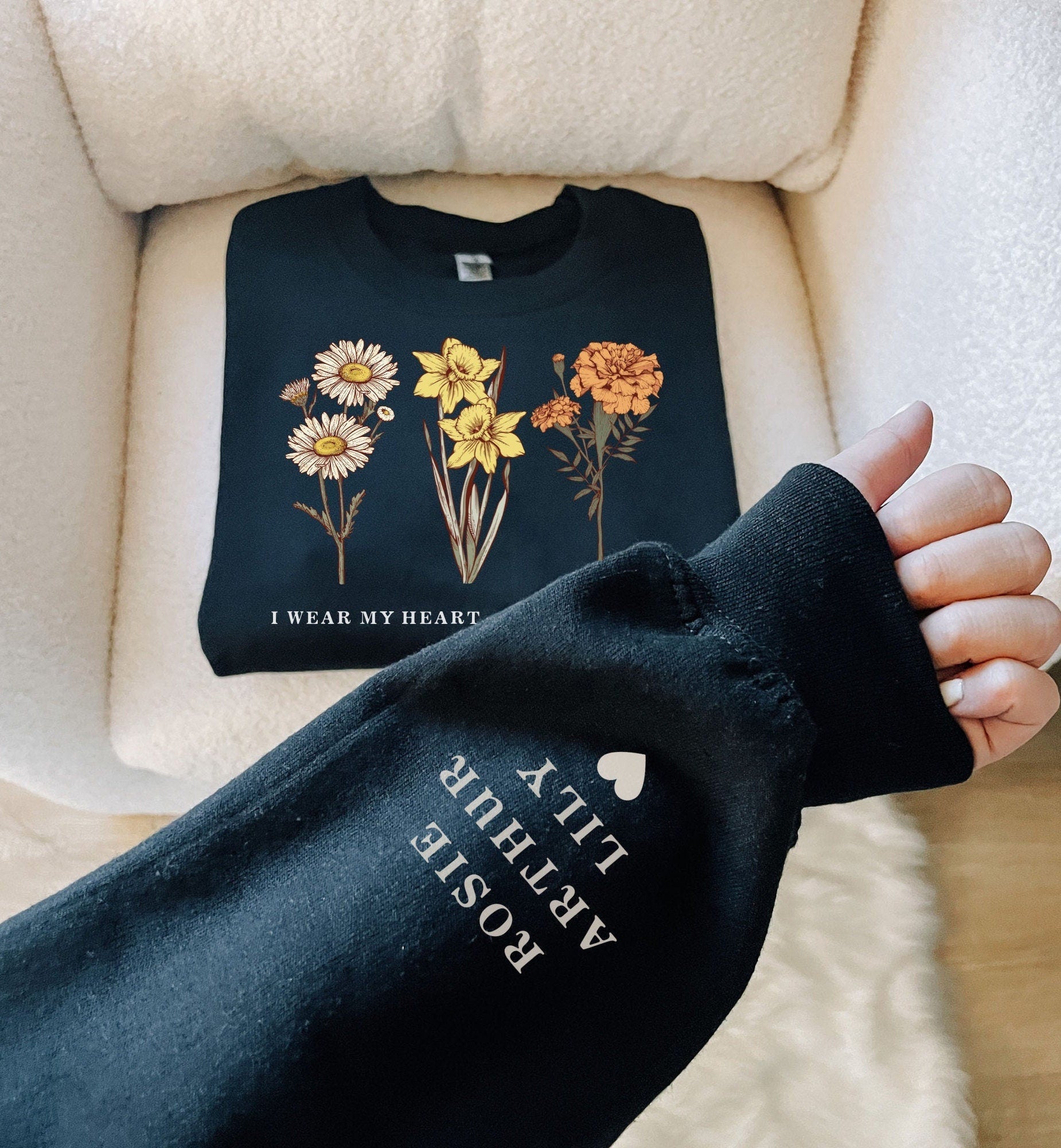 Custom Birth Month Sweatshirt Birth Flower Sweater, Birth Flower Shirt, Grandma's Garden, Personalized Mom Gift Grandma Mother's Day Gift