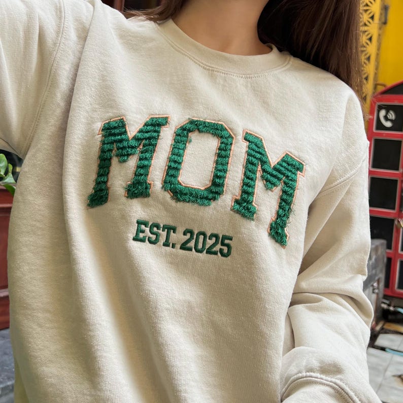 Custom Embroidered Sweatshirt for Mom - Personalized with Kids' Names and Special Messages | Mother's Day Gift