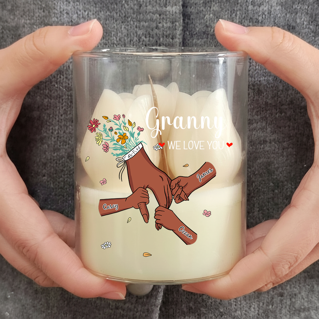 Personalized Floral Soy Wax Candle – Family Hands Design Gift for Mom, Mother’s Day Special