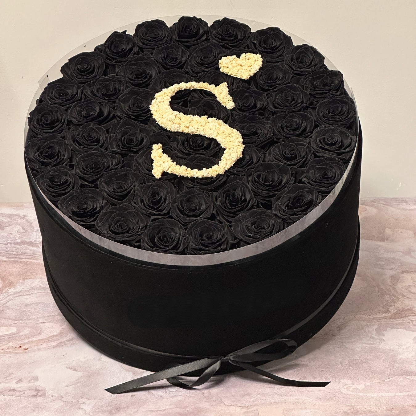 100 Flat Custom Bouquet With The Letters MOM