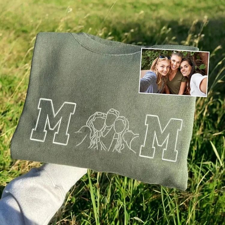 A Lasting Silhouette, Custom Mum Sweatshirt with Portrait Outline & EST Year