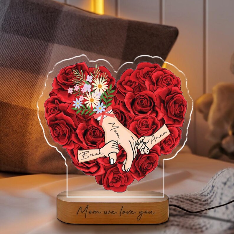Personalized Mom with Child Hand LED Night Light – Custom Name Mother’s Day Gift