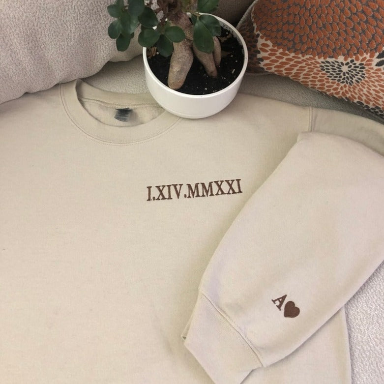 💖Custom Embroidered Roman Numeral Date Couple's Hoodie