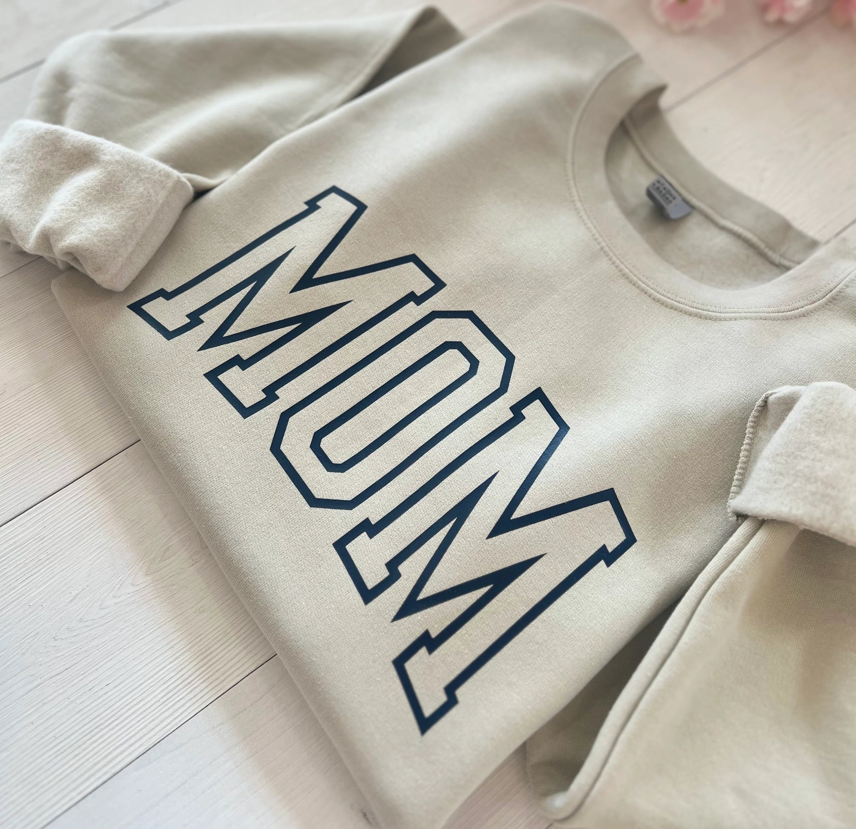 Custom Mom Sweatshirt Set, Mama Sweatpants, Outfit for Mom, Mother's day gift, new mama gift