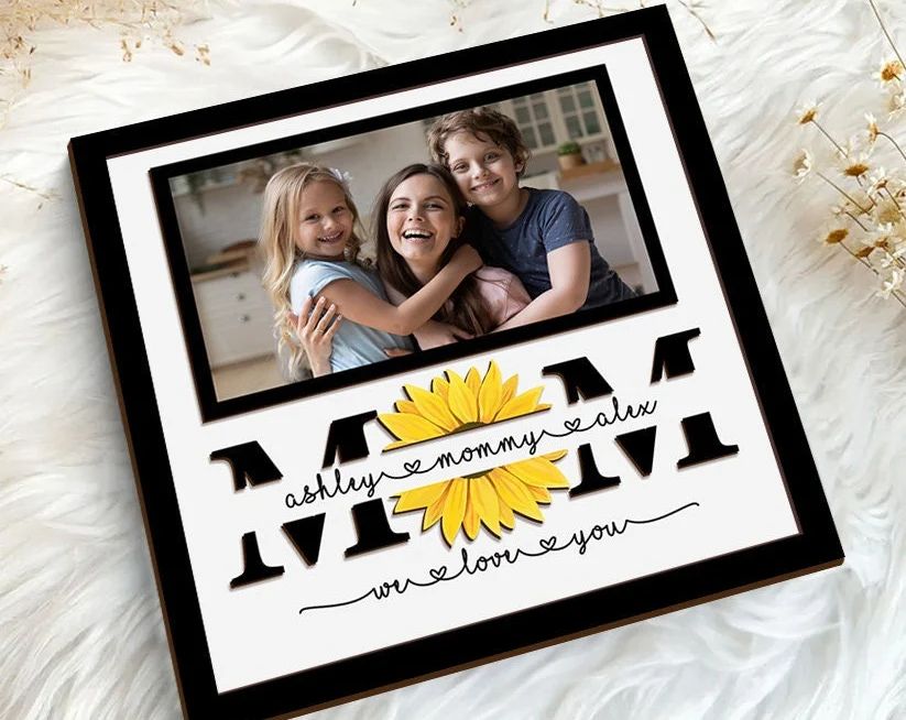 Personalized Family Photo Wooden Sign, Mom Flower Sign, Custom Kid Names Sign