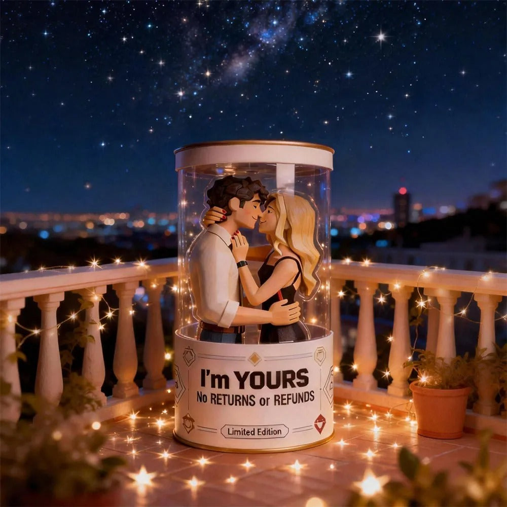Custom Cartoon Couple Space Capsule Ornament – Personalized Low-Poly Keepsake, Ideal Couple Anniversary or Valentine's Gift for Her