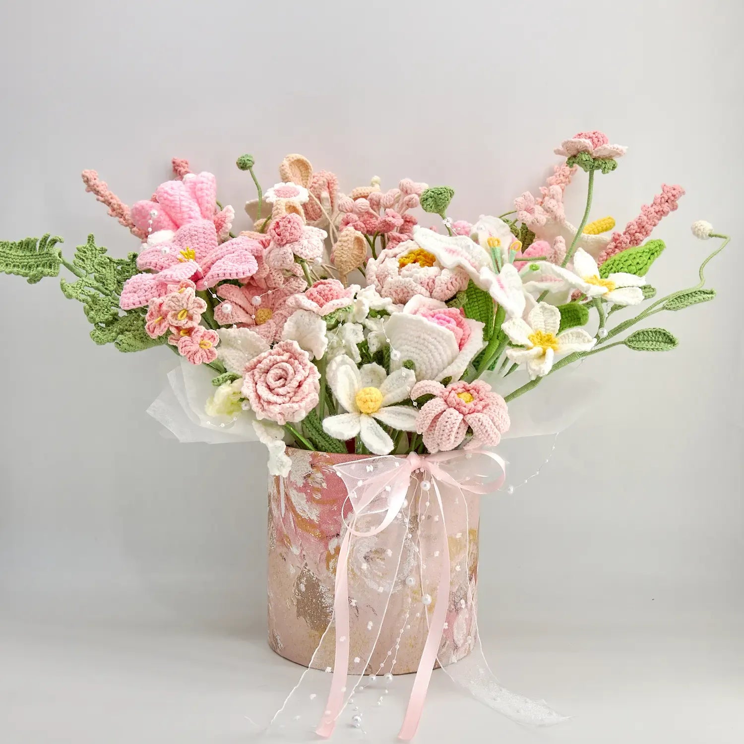 Handmade Crochet Pink & White Rose Bouquet – Never-Wilt Floral Arrangement in a Gift Box-Perfect Couple Gift