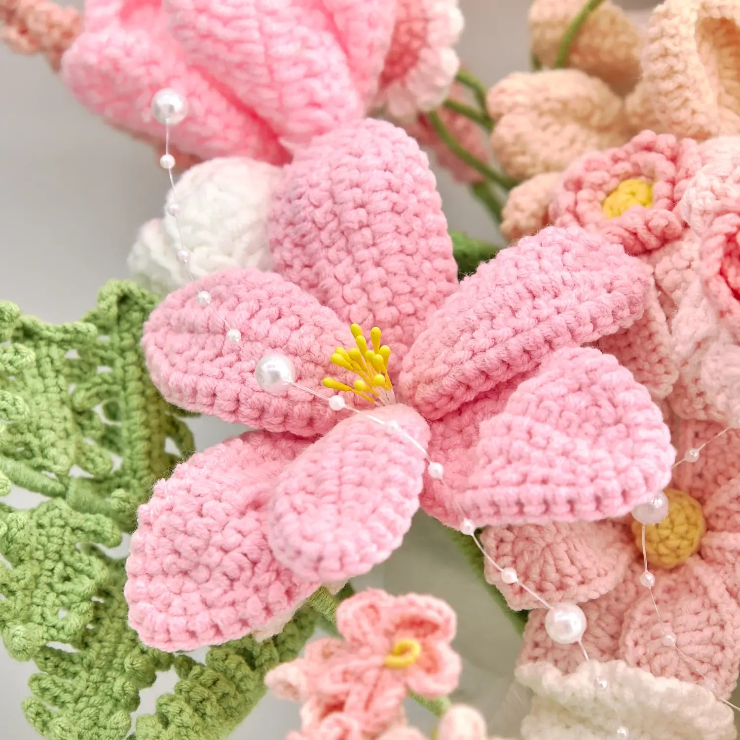 Handmade Crochet Pink & White Rose Bouquet – Never-Wilt Floral Arrangement in a Gift Box-Perfect Couple Gift
