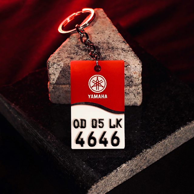 4D NUMBER PLATE KEYCHAIN WITH COLOURED LOGO