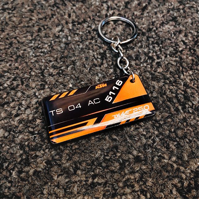 STUNNING GEL NUMBER PLATE KEYCHAIN